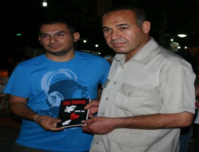 Ceyhan Şairini Kucakladı