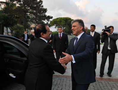 Cumhurbaşkanı Gül, Bahreyn Kralı Hamad İle Çalışma Yemeğinde Bir Araya Geldi