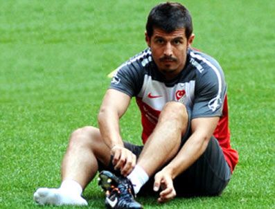 Emre Belözoğlu kadrodan çıkarıldı
