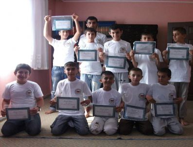 Genç-der Başarılı Öğrencileri Ödüllendirdi