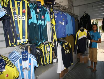 Kilis`te Fenerbahçe Tır`ına Yoğun İlgi