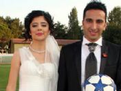 Nikahlarını stadyumda kıydırdılar