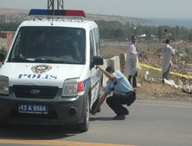 NURETTIN YıLMAZ - Nöbet Değişimi Yapan Askerlere Saldırı: 3 Yaralı