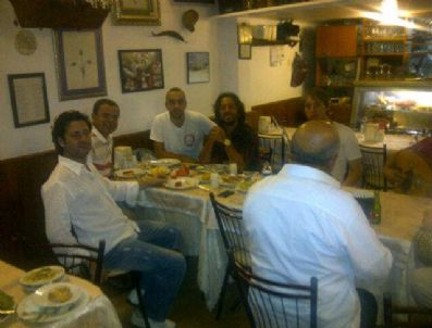 Sercan Rakı Masasından Seslendi: En Kötü Günümüz Böyle Olsun