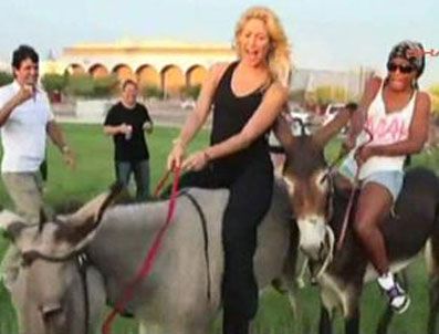 SHAKİRA - Shakira'nın eşekle imtihanı