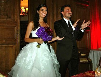 Tuba Büyüküstün ve Onur Saylak 1 milyon dolara ev aldı