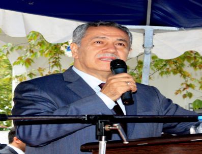 Arınç: 'Onlarla sonuna kadar mücadele edeceğiz'