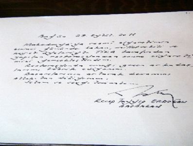Başbakan Erdoğan’ın İmzaladığı Üsküp’teki Mustafa Paşa Camii Defteri (özel)