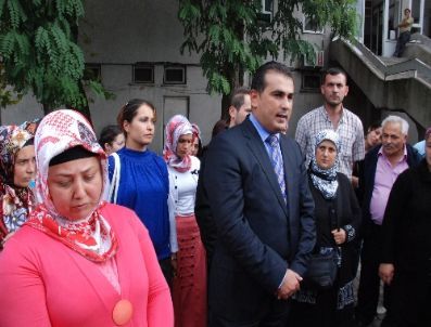 Bayan İşçiler Haklarını Mahkemede Arıyor