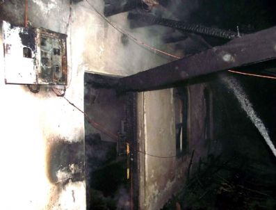 NURI BILGE CEYLAN - Çan’da Ahşap Evde Yangın