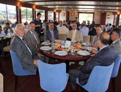 İtfaiyeciler ve Zabıta Memurları Yemekte Buluştu