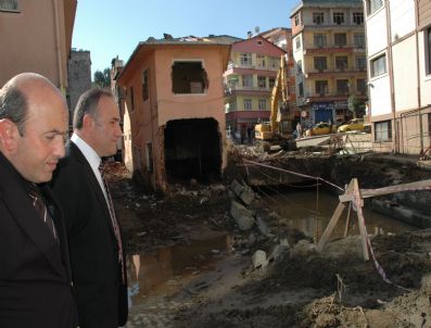 HALIL BAKıRCı - Rize`de yıkım başladı