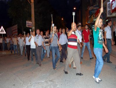 DÜNYA BARıŞ GÜNÜ - Adıyaman'da Meşaleli Eylem