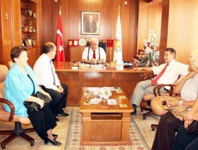 Akçay’da Sıcak Bayramlaşma