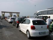 Çanakkale ve Lapseki İskelelerinde Araç Yoğunluğu
