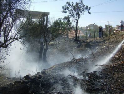 Edremit'te Benzinlik Arkasında Çıkan Yangın Korkuttu