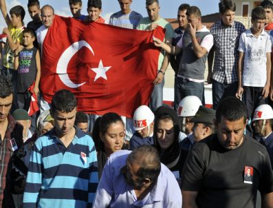 SADIK YAKUT - Şehit Cenazesinde Tbmm Başkanvekili'ne Tepki