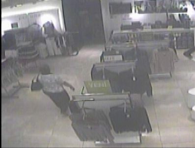 4 Mağazada Hırsızlık Yapan Bayan Polisten Kaçamadı