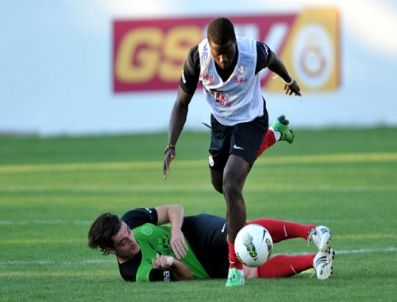 AYDIN YILMAZ - Galatasaray'da Yeni Transfer Albert Riera Takımla Birlikte Çalıştı
