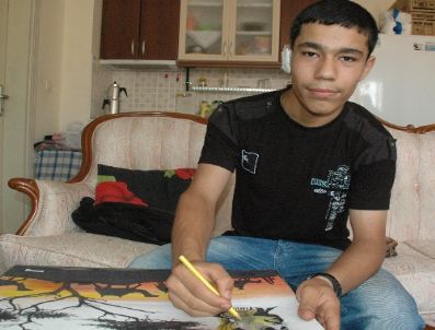 İşitme Engelli Genç Ressamlara Taş Çıkartıyor