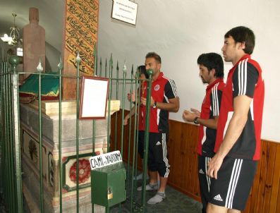İSKENDERUN DEMIR ÇELIKSPOR - İskenderun Demir Çelikspor'da 'türbe' Ziyareti