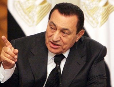 Mübarek'e olaylı duruşma