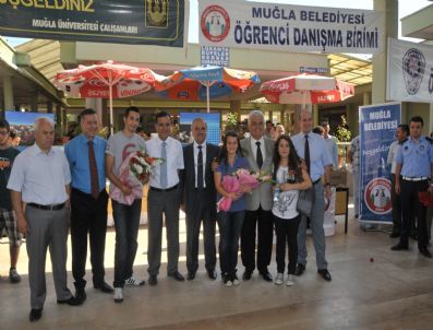 Öğrencileri Protokol Karşıladı