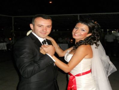 SELIMIYE CAMII - Şehit Komiser ve Eşinden Geriye Düğünlerinde Çekilen Mutluluk Kareleri Kaldı