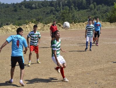 İBRAHIM YALÇıN - Somali Yararına Düzenlenen Futbol Turnuvasında 3 Bin Lira Toplandı