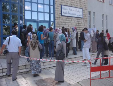 Üniversite Öğrencilerinin Kayıt Çilesi