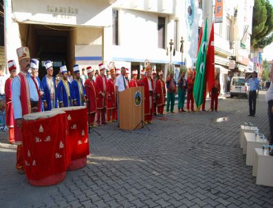 Askere Giden Gençlere Mehterli Uğurlama Töreni