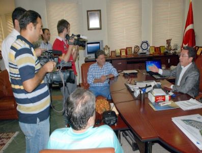 Başkan Öztürk`ten Adana Demirspor`a Kombine Bilet Desteği