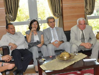 Chpli Milletvekilinden Ak Partili Belediye Başkanına Ziyaret