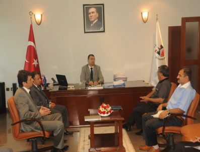 ADEM ARSLAN - Diyarbakır`da 6 Adet Yaya Üst Geçidi 1,5 Ay Sonra Vatandaşın Hizmetine Giriyor