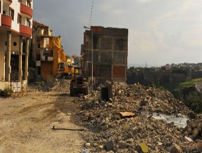 Erdoğdu Yolunda Yıkımlar Devam Ediyor