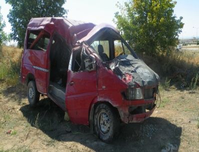 BAYRAM YıLMAZ - Kırıkkale’de Kaza: 2`si Ağır 17 Yaralı