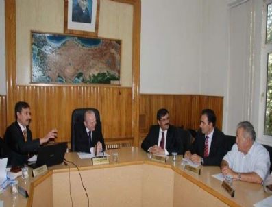 Vali Koçdemir, İl Encümen Toplantısı'na Katıldı