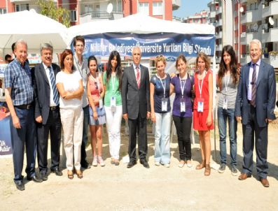 BAHRİYE ÜÇOK - Başkan Bozbey`den Yurt Stantlarına Ziyaret