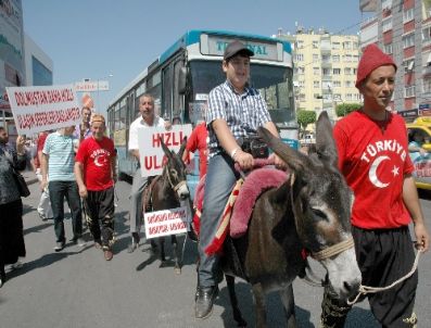 BAHATTIN BAYRAKTAR - Büyükşehir Belediyesinin Ulaşım Sistemine ‘eşekli’ Protesto
