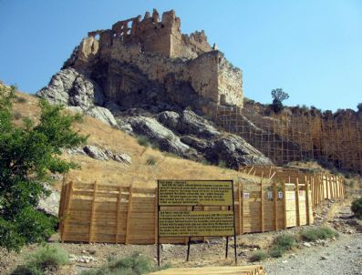 KOMMAGENE - Eski Kahta Kalesi Aslına Uygun Restore Ediliyor