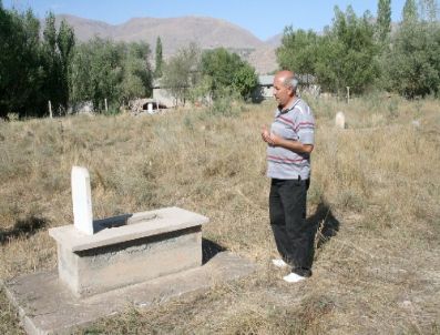 ULUKÖY - Kazdıkları Yerden Su Çıkan Belde Halkı Cenazesini 6 Kilometre Uzağa Gömüyor