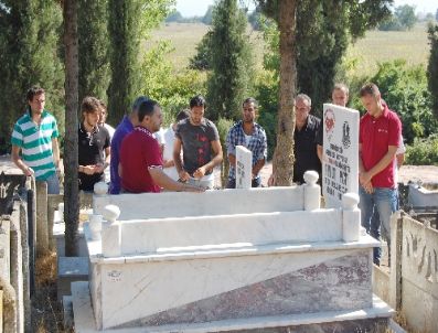 Sakaryaspor Kafilesinin Geçirdiği Kazada Ölenler Anıldı