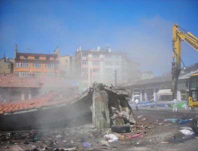 Sivas`ın Tarihi Bit Pazarı Yıkıldı