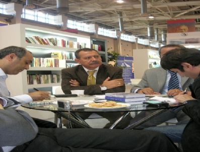 ZÜLFÜ LİVANELİ - Türk Edebiyatından Moskova’ya Çıkarma; 2 Bin Eser Fuarda Yer Aldı