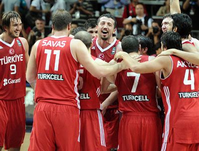 12 DEV ADAM - Almanya'yı 10 yıldır yenemiyoruz