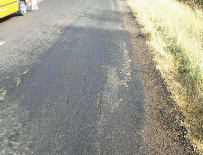 Bilinçsiz Sulama Yollara Zarar Veriyor