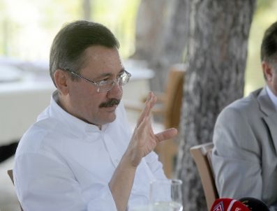 Gökçek: Kılıçdaroğlu ve Ekibi, Twitter Hesabımdan Beni Günlük Takip Ediyor