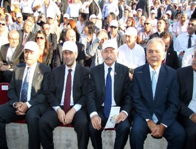 İzmir Fuarı`nın Açılışı Yine Protestolara Sahne Oldu