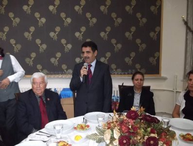 YUNUS KILIÇ - Kars Belediye Başkanı Nevzat Bozkuş Akademisyenlerle Yemekte Bir Araya Geldi