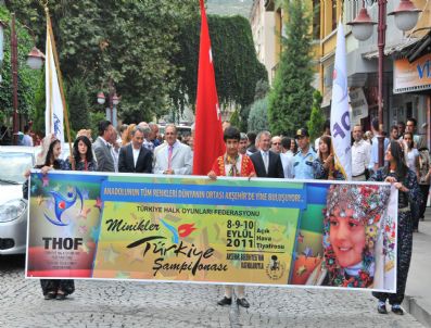 Minikler Halk Oyunları Türkiye Şampiyonası Akşehir`de Başladı